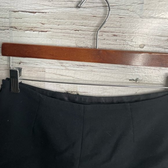 Ochirly black shorts size medium - Picture 6 of 11